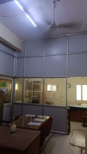कार्यालयात कोणीही नसताना लाईट फॅन चालू असुन याचे बील अधिकारी यांच्या वेतनातून कपात करावे 