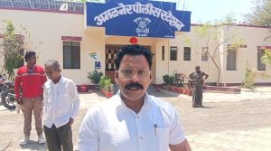 बेकायदेशीर स्पीड ब्रेकरचा बळी; दोषींवर कारवाईसाठी अनंत निकम यांचे अमळनेर पो. स्टे. ला निवेदन.