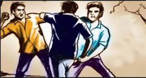 धुवून वाळायसाठी टाकलेले कपड्याचे पाणी अंगावर पडल्याच्या कारणावरून;प्राणघातक हल्ला, भिगवण पोलीस स्टेशन मध्ये 4 व्यक्तींवर गुन्हा दाखल